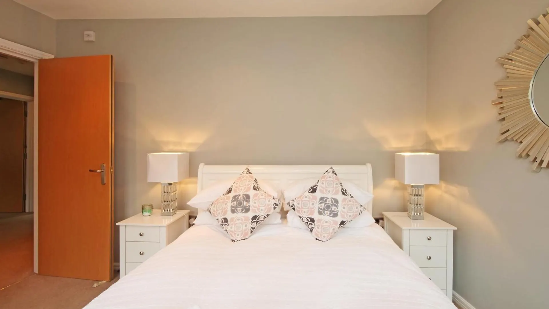 יורק Large Flat - Very Central - Business Stays דירה